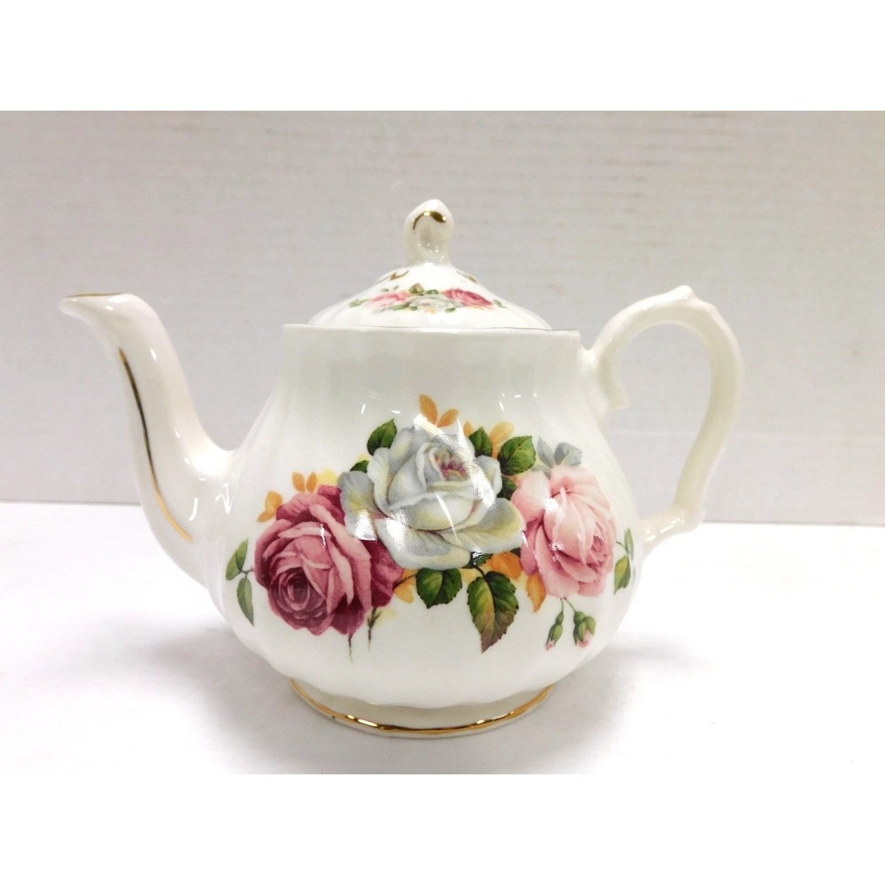 Royal Patrician Bone China 3 Roses Teapot Gold Trim, England DW303